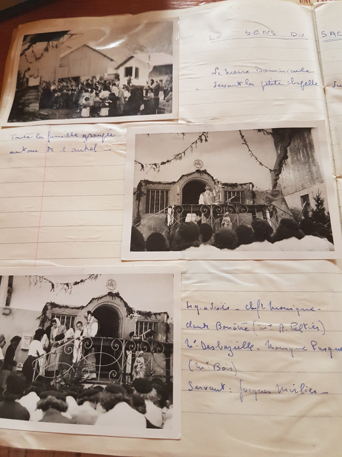 Début de la séquence « Le sens du sacré » : messe dominicale, communauté groupée autour de l’autel, noms de participants en marge et servant nommé Jacques Millier (lecture à confirmer). Ces photos ne sont pas datées et ne sont pas assimilées à la messe d’inauguration de 1952.