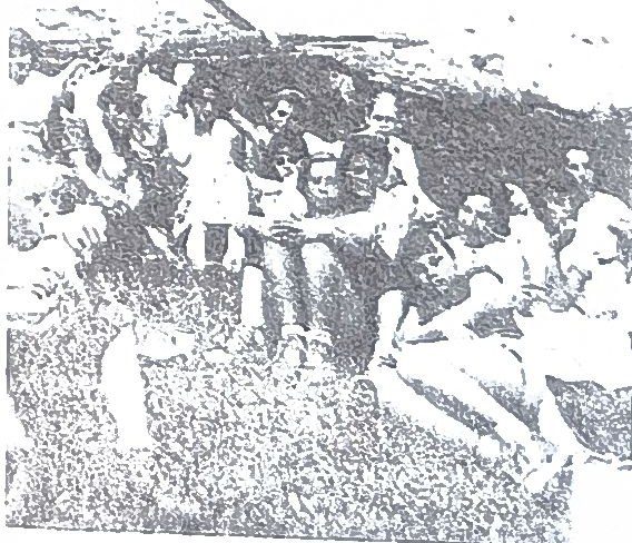 Page 50 de l'album, 1958 : la légion dans l'herbe, au Pas du Boret ou aux Crépines (les deux légendes sont sur la page).