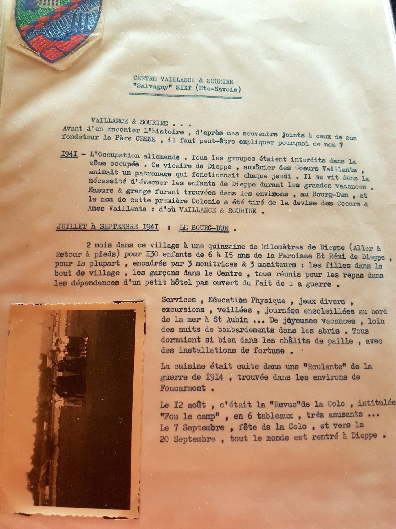Première page du récit : le nom de la colonie, les enfants de Dieppe et l’été 1941.